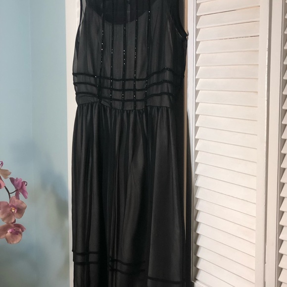 Calvin Klein Cocktail Dress Black Silk w/ Sequin Accents size 8 - Picture 4 of 8